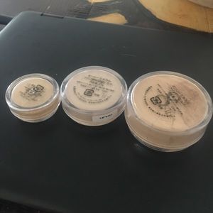 Mineral makeup foundation
